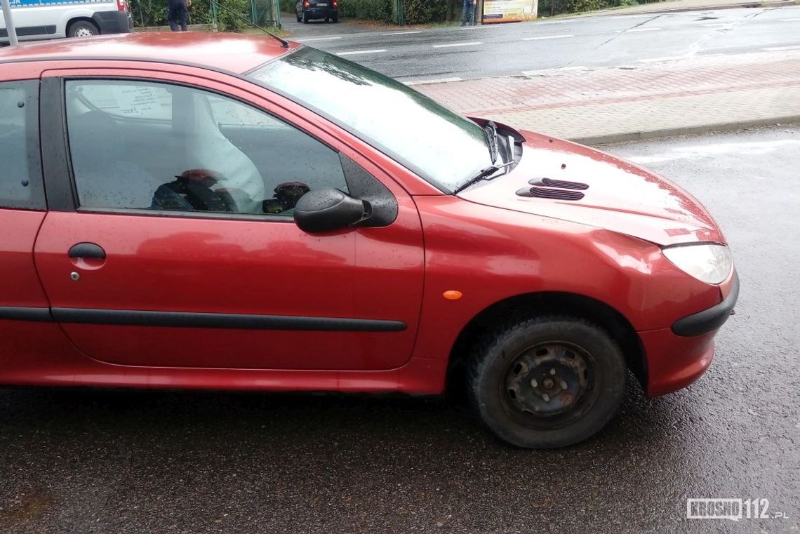 KROSNO: Pieszy wtargnął pod auto na czerwonym świetle