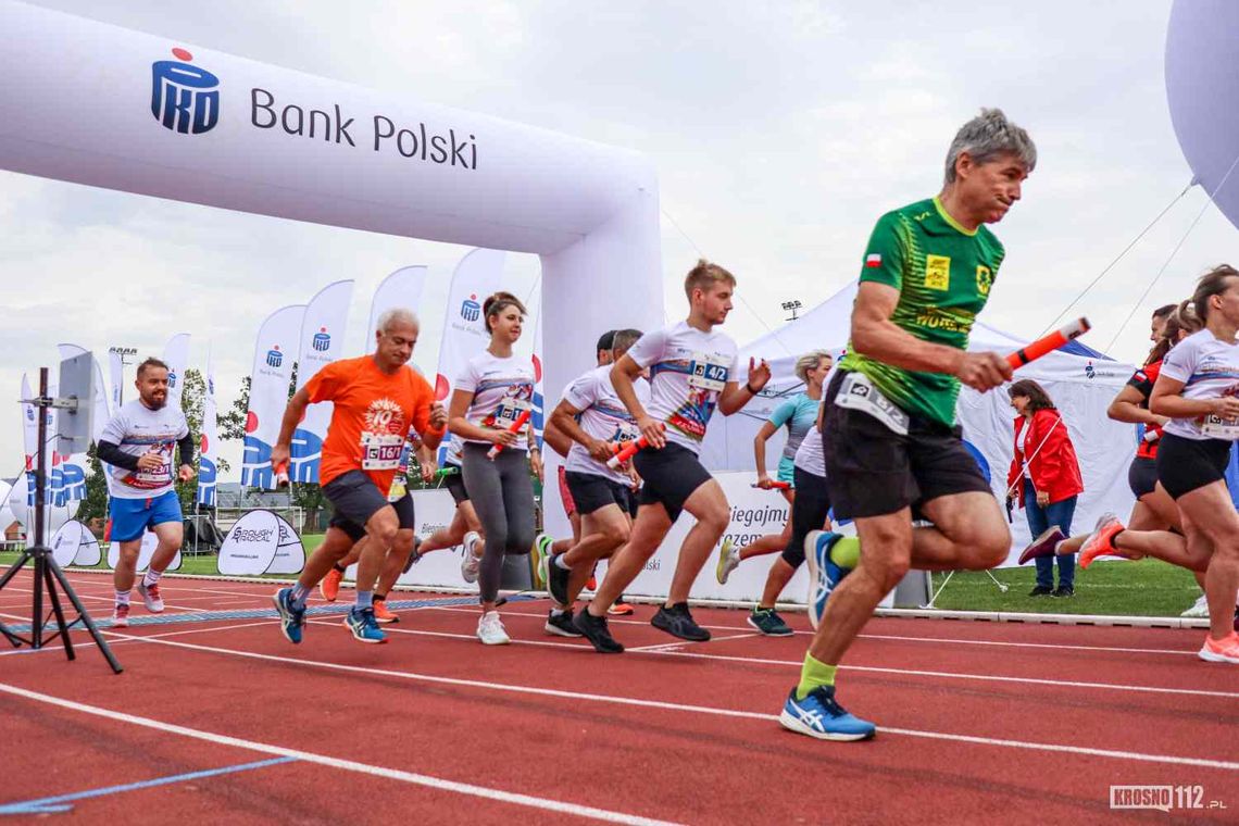 Krosno. Pobiegli w 7. PKO Biegu Charytatywnym. Wsparli młode, sportowe talenty