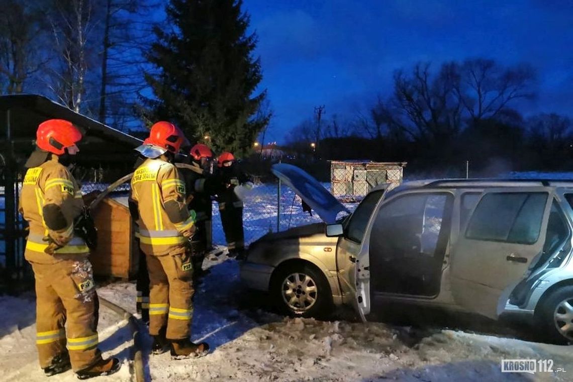 ? Krosno. Poranny pożar samochodu przy ul. Kopernika