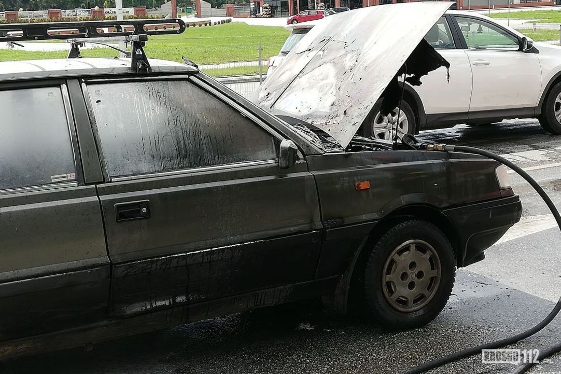 KROSNO: Pożar jednego z ostatnich Polonezów