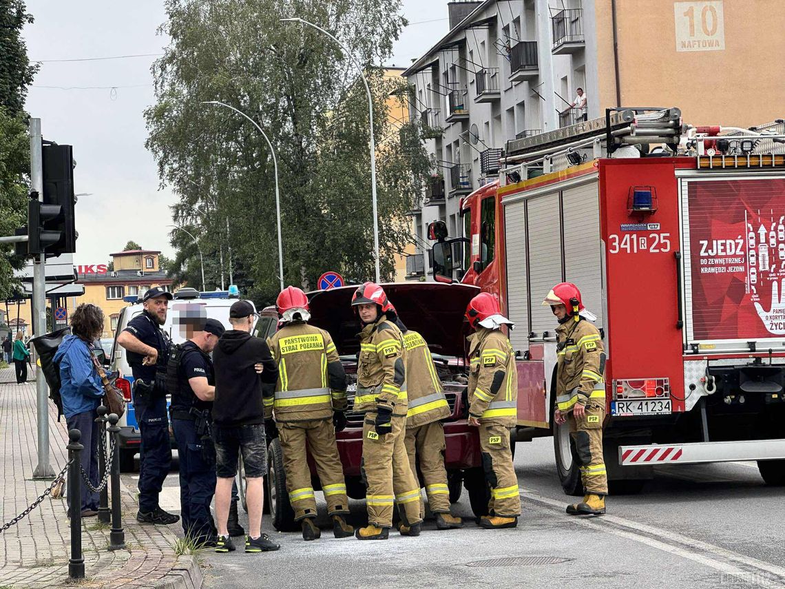 Krosno. Pożar lampy w samochodzie Krosno. Pożar lampy w samochodzie