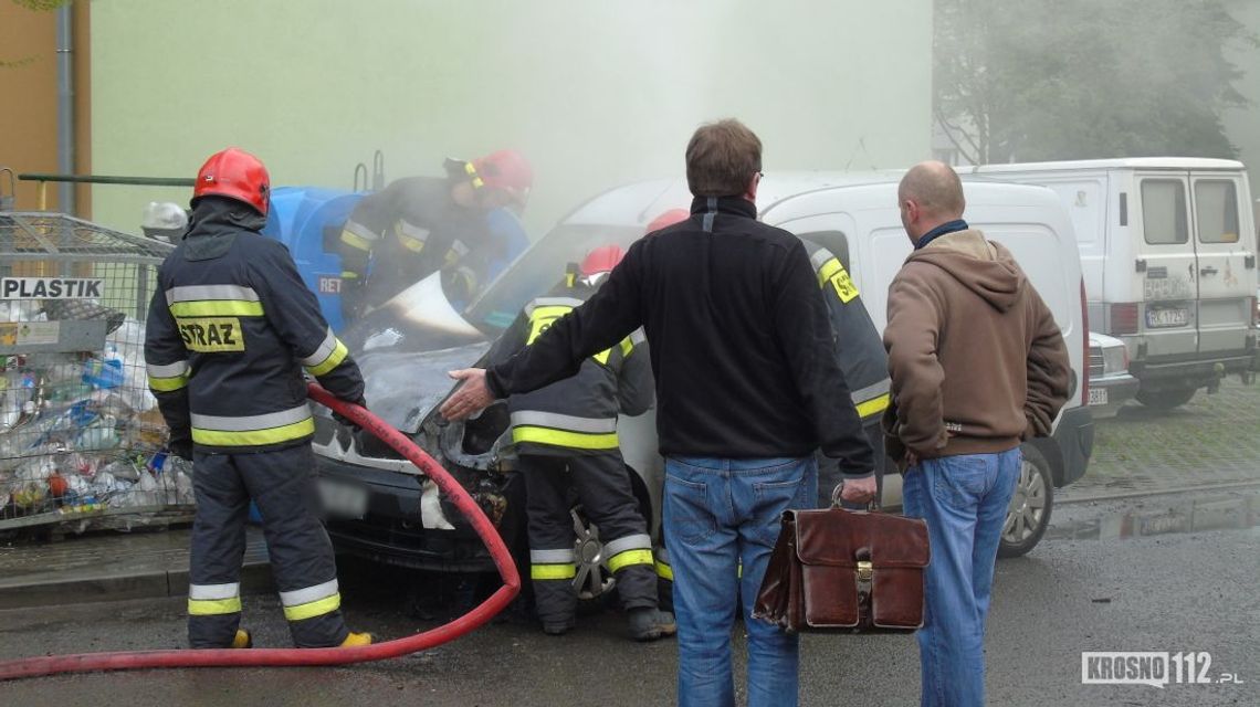 Krosno: Pożar samochodu przy dworcu PKS