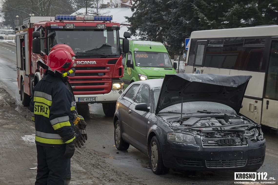 KROSNO: Pożar samochodu w wyniku kolizji na ul. Piłsudskiego