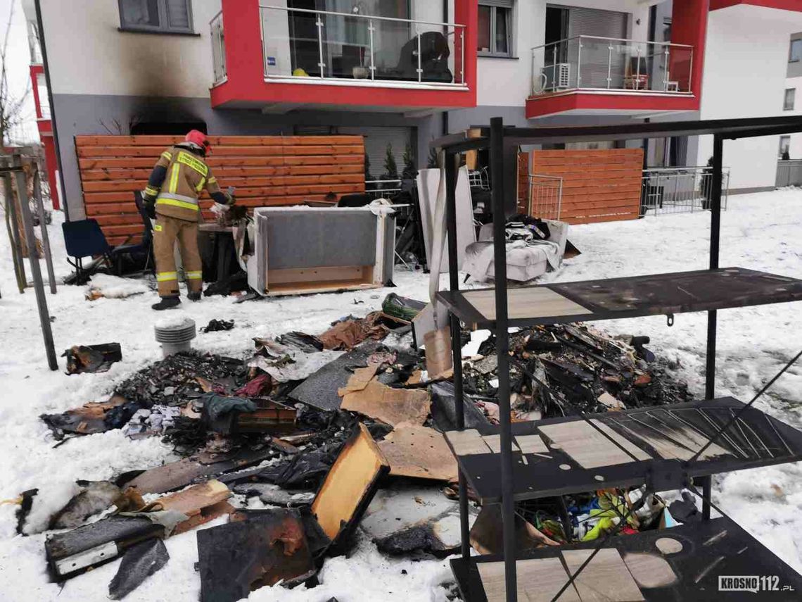 Krosno. Pożar w apartamentowcu. Ewakuowano czterdziestu lokatorów