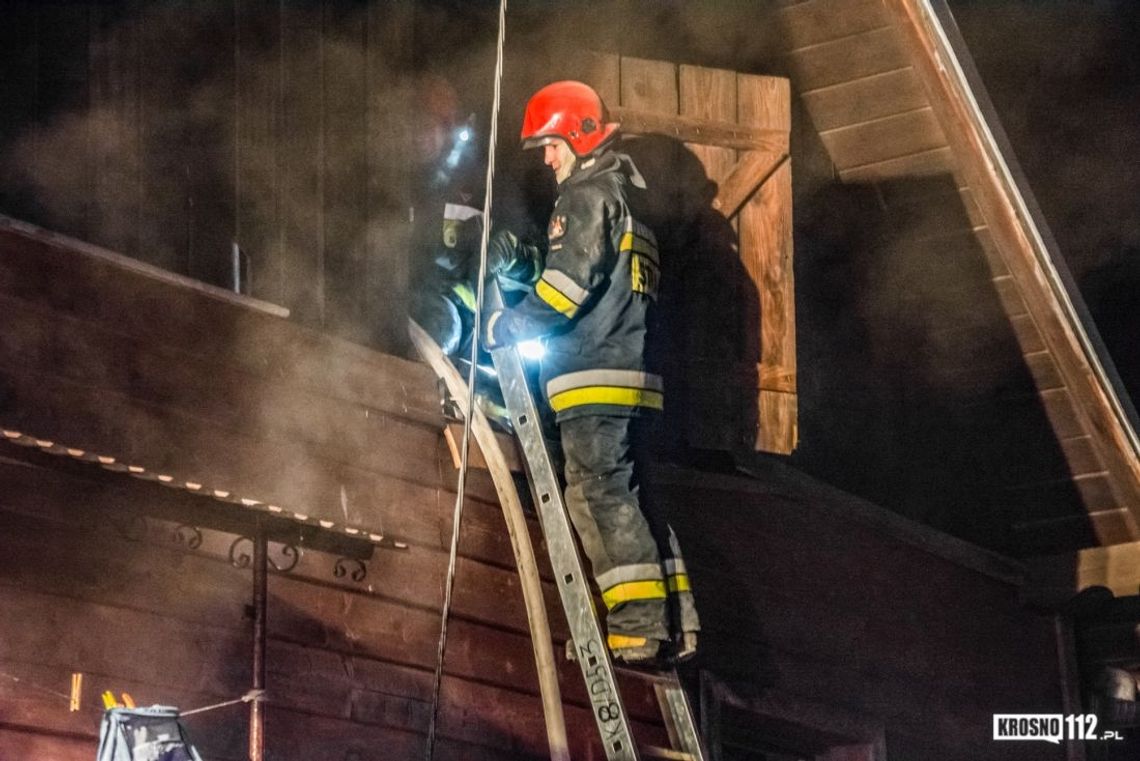 KROSNO: Pożar w domu. Poszkodowany mężczyzna