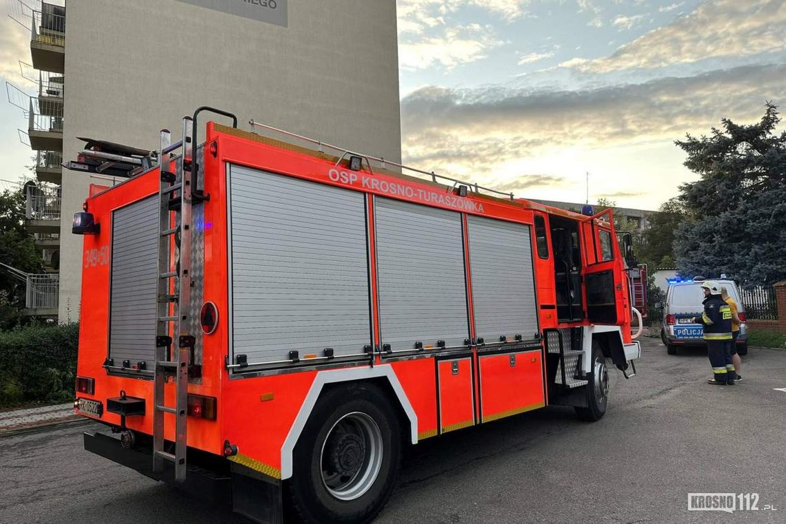 Krosno. Pożar w jednym z mieszkań bloku przy Wieniawskiego