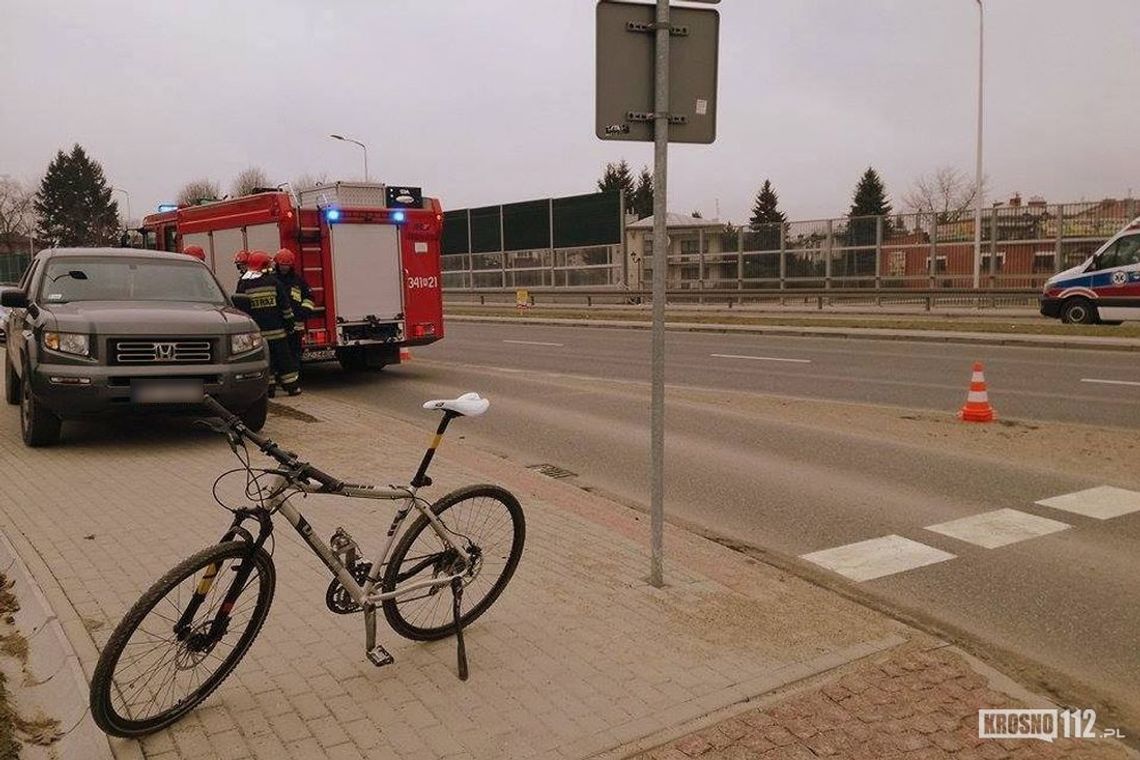 KROSNO: Rowerzysta wjechał wprost pod samochód