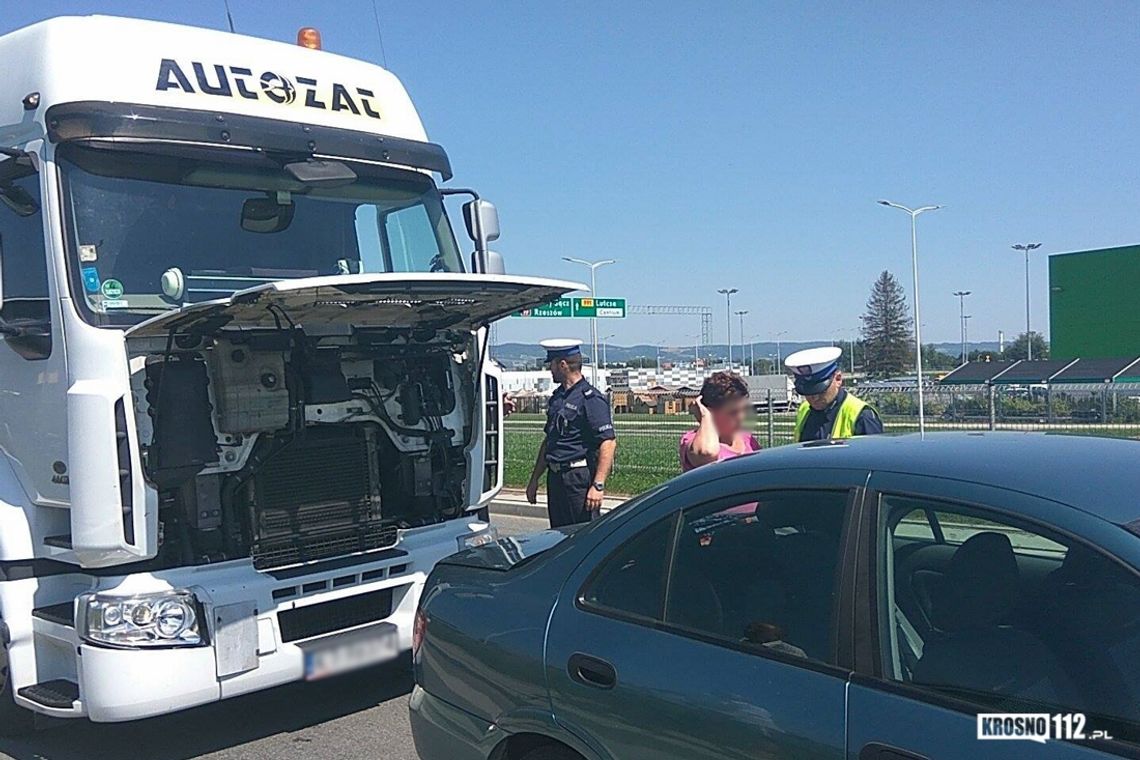 KROSNO: Samochodem ciężarowym najechał na poprzedzającą go osobówkę