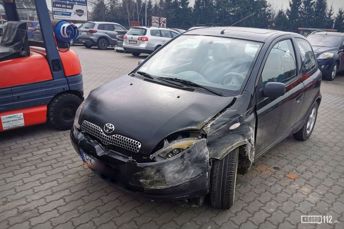 ? Krosno. Toyotą wjechał w ścianę budynku