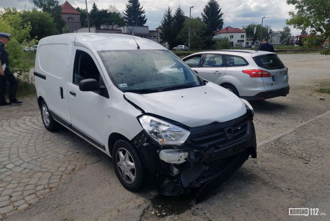 ? Krosno / ul. Lniarska: Zderzenie dwóch samochodów