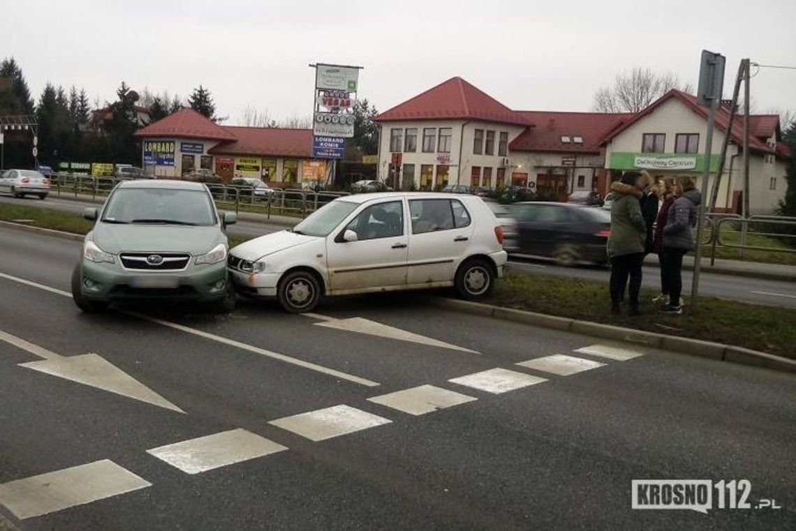 KROSNO: Wpadła w poślizg i zderzyła się z Subaru