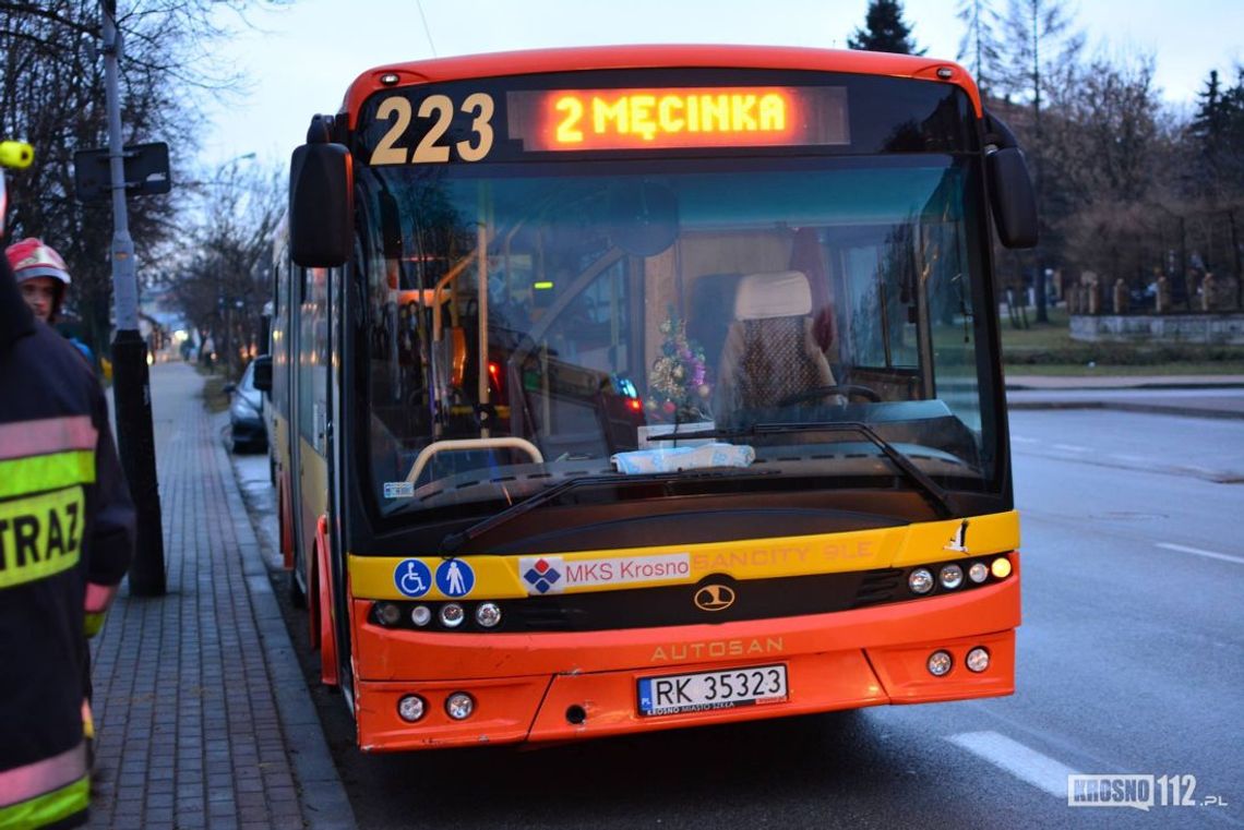 Krosno: Wypadek autobusu MKS i Mercedesa