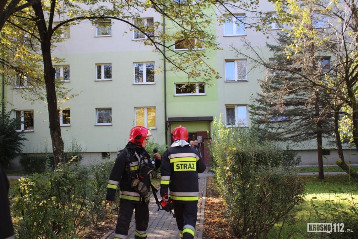 KROSNO: Z gniazdka elektrycznego "szedł" dym. Interwencja strażaków