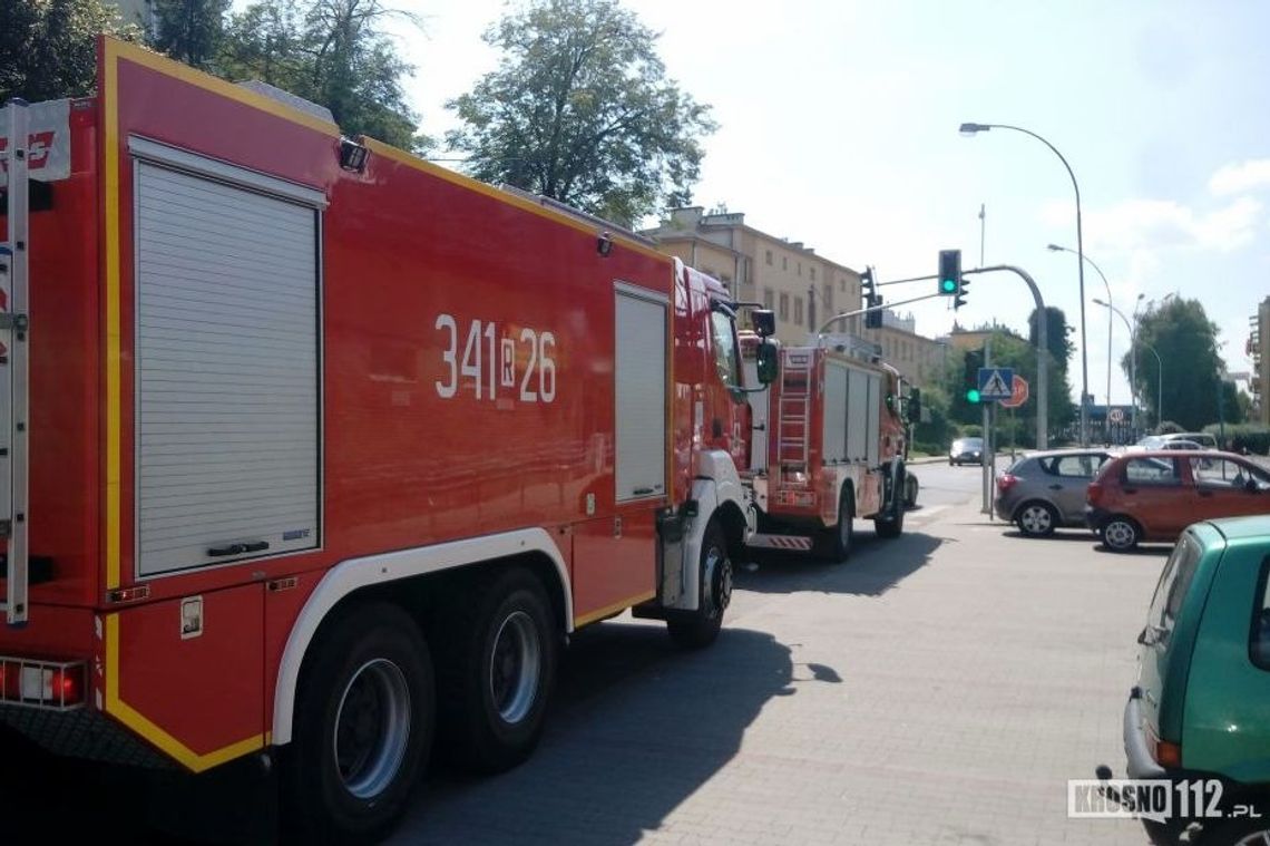 KROSNO: Zadymienie w Biedronce przy Naftowej