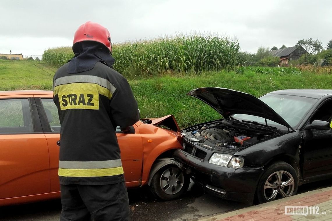 KROSNO: Zderzenie Audi z Chevroletem. Dwie osoby w szpitalu
