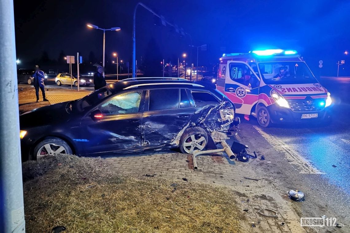 KROSNO: Zderzenie aut na skrzyżowaniu Podkarpackiej, Pużaka i Zręcińskiej