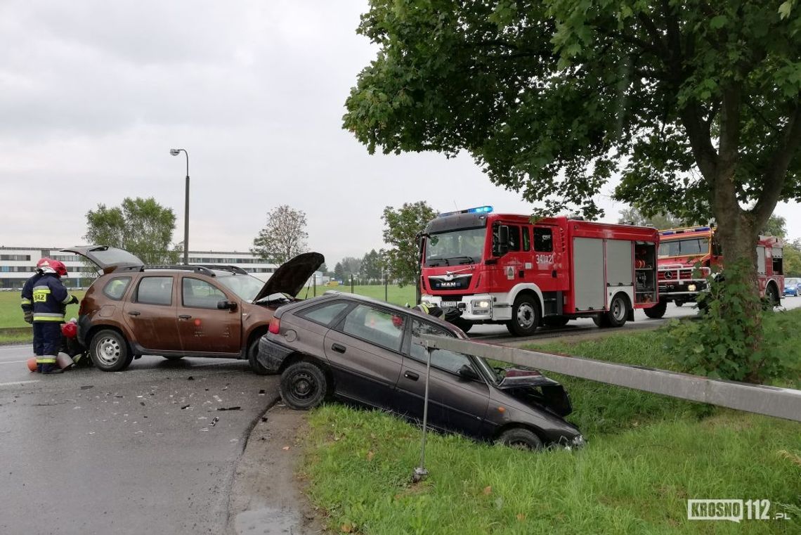 KROSNO: Zderzenie dwóch samochodów na DK28