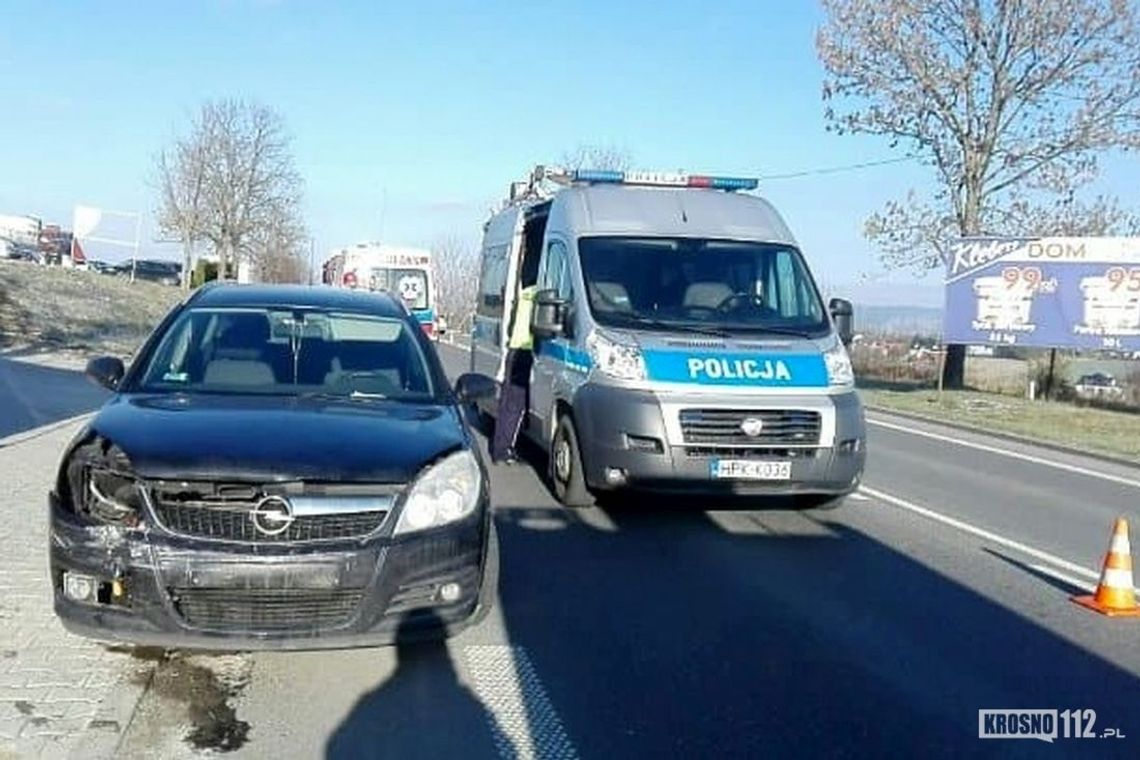 KROSNO: Zderzenie dwóch samochodów przy Dwóch Sercach
