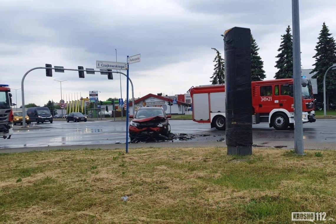 ? Krosno: Zderzenie dwóch samochodów skrzyżowaniu Podkarpackiej i Czajkowskiego