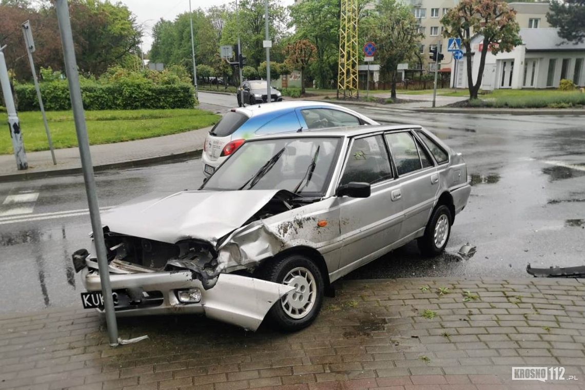 Krosno. Zderzenie Poloneza z Suzuki [AKTUALIZACJA]