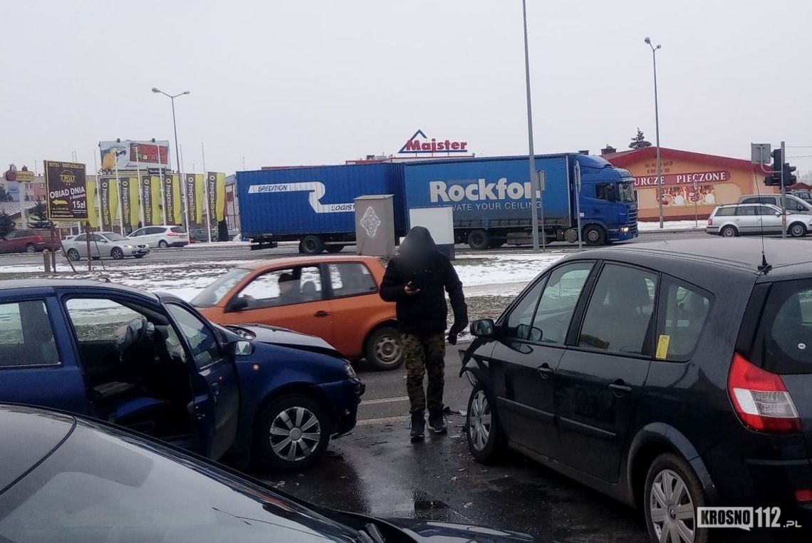 KROSNO: Zderzenie samochodów na Czajkowskiego