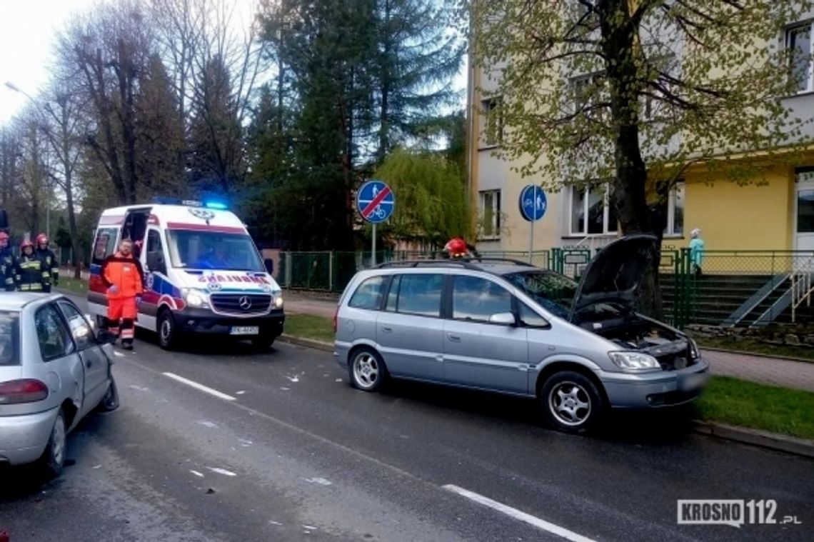 KROSNO: Zderzenie samochodów na prostym odcinku drogi