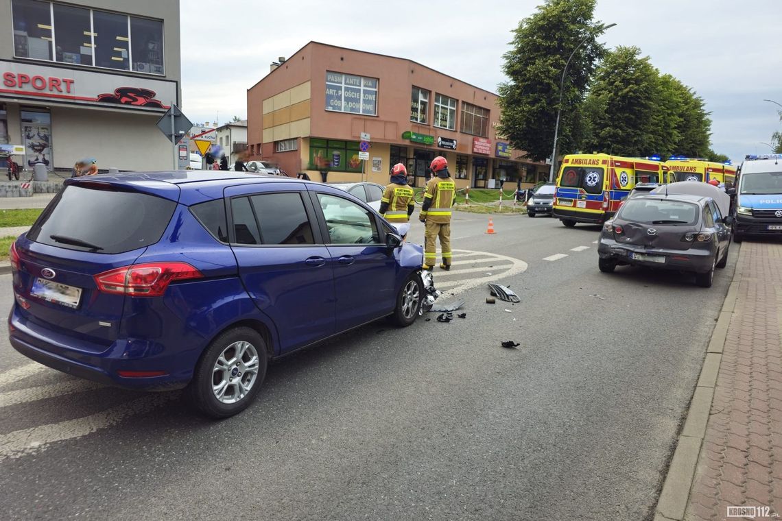 Krosno. Zderzenie czterech samochodów osobowych na ul. Krakowskiej {AKTUALIZACJA]