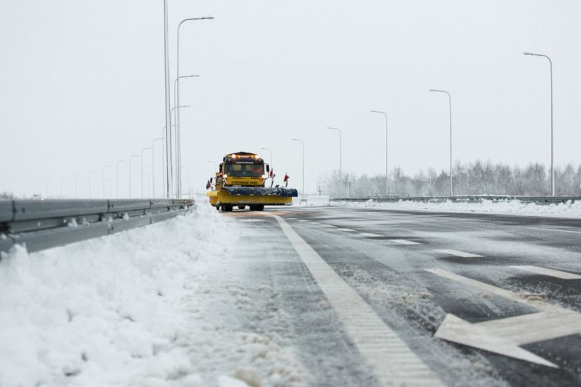 Kto odpowiada za zimowe utrzymanie dróg w powiecie krośnieńskim? [WAŻNE TELEFONY]