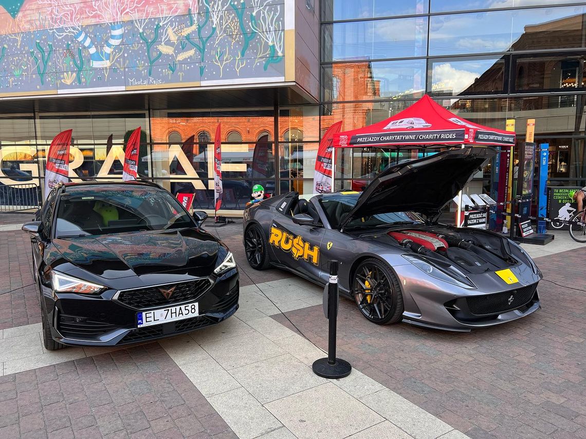 Lamborghini, Ferrari i McLaren na krośnieńskim Rynku. Akcja wspiera zakup karetek