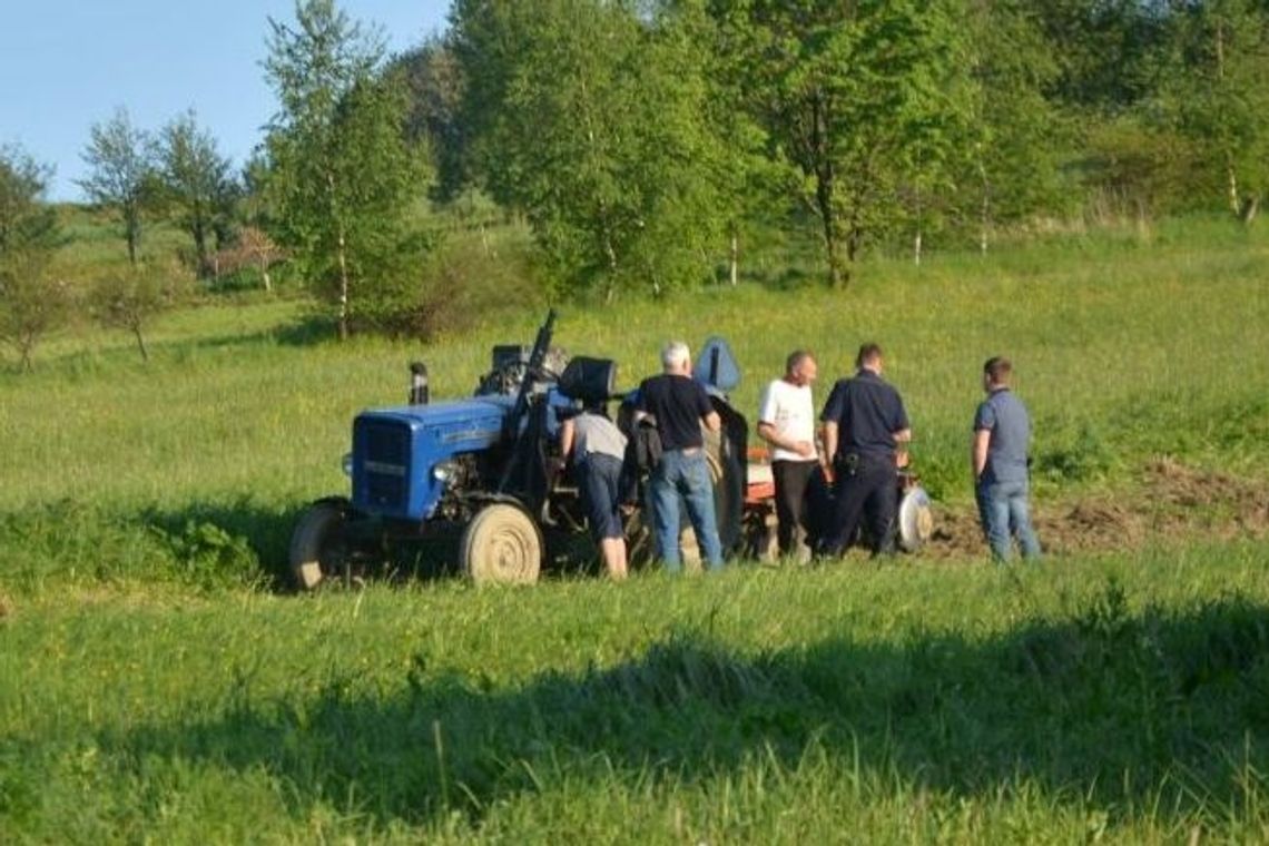 ŁĘKI DUKIELSKIE: Ciągnik przejechał 34-latka