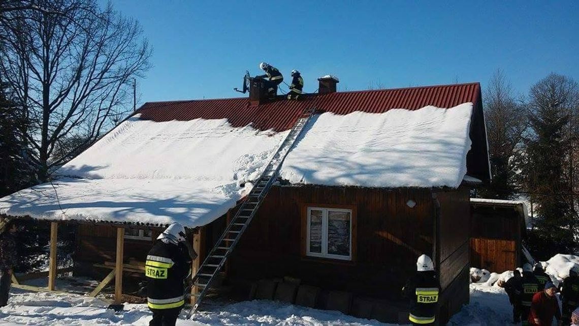 ŁĘKI STRZYŻOWSKIE: Strażacy interweniowali przy pożarze sadzy