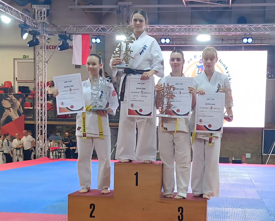 Lena Małysz zwyciężyła w Pucharze Polski Karate PFKS