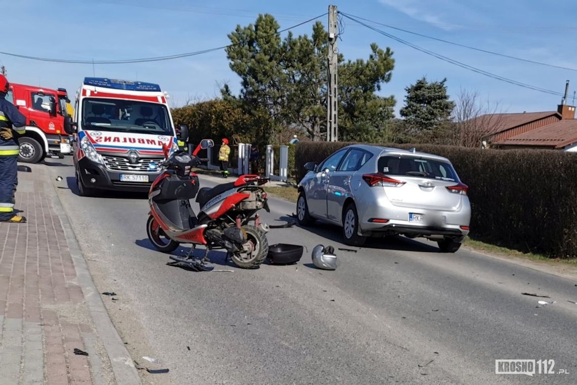 ŁĘŻANY: Zderzenie osobówki z motorowerzystą