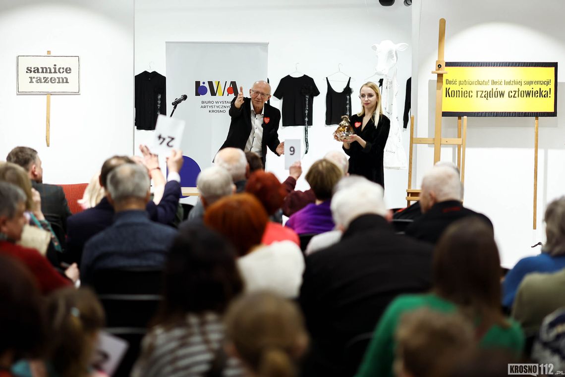 Sztuka, która pomaga. Ponad 17 tysięcy złotych z aukcji w BWA Krosno na WOŚP