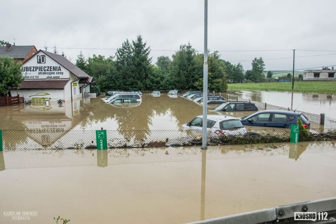 Liczone są straty po środowych podtopieniach. 400 strażaków brało udział w akcjach ratowniczych