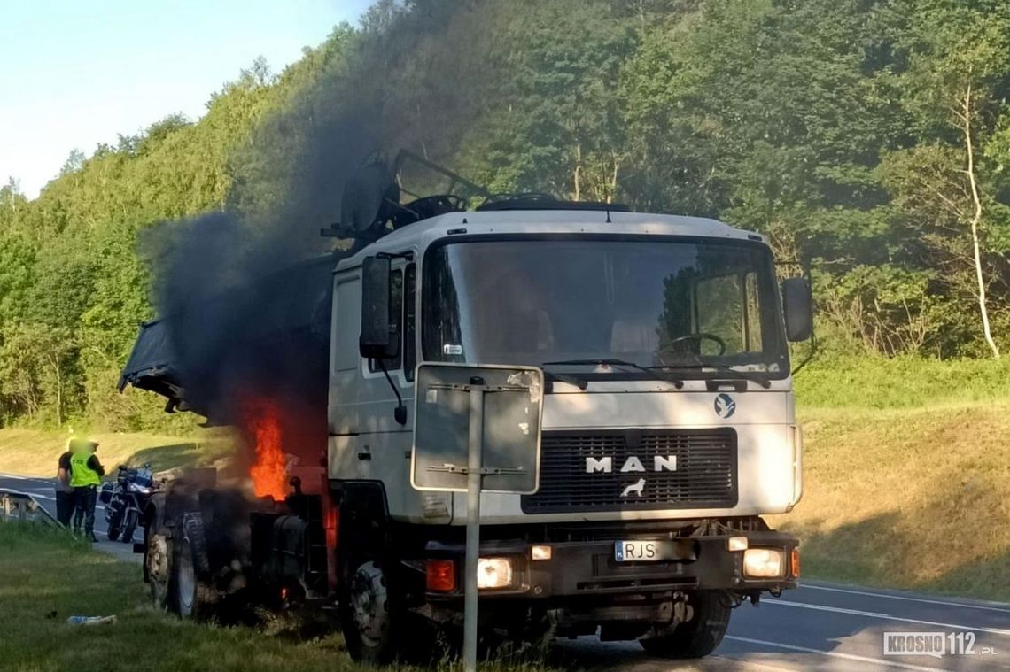 ? Lipowica. Pożar ciężarówki na DK19