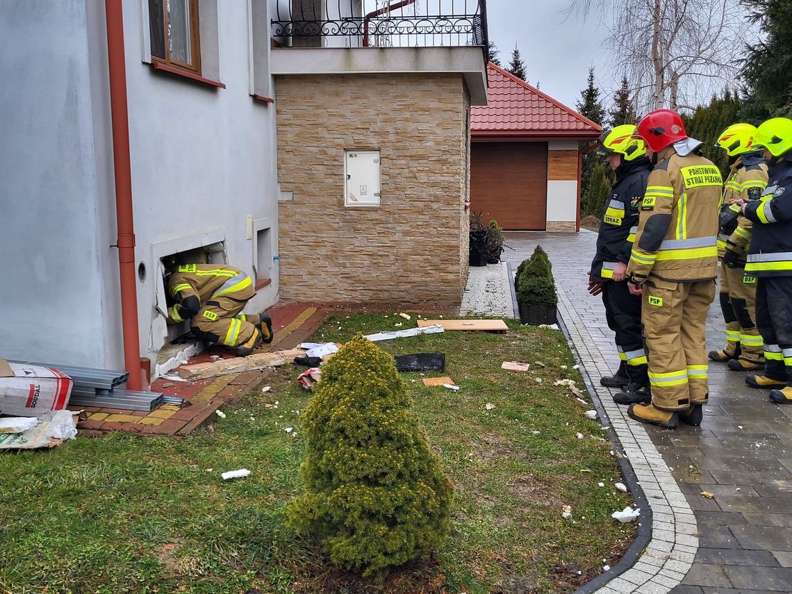 Lubatówka wybuch pieca w budynku mieszkalnym.