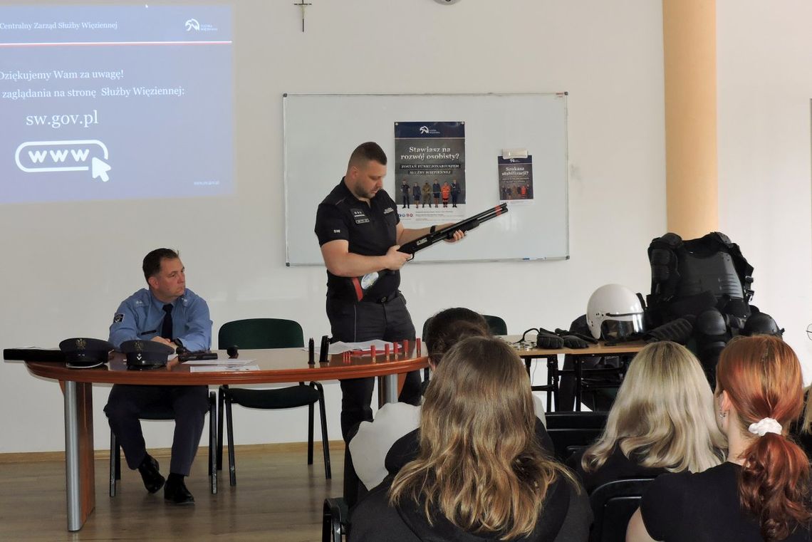 Łupkowscy więziennicy w krośnieńskiej „NAFTÓWCE”