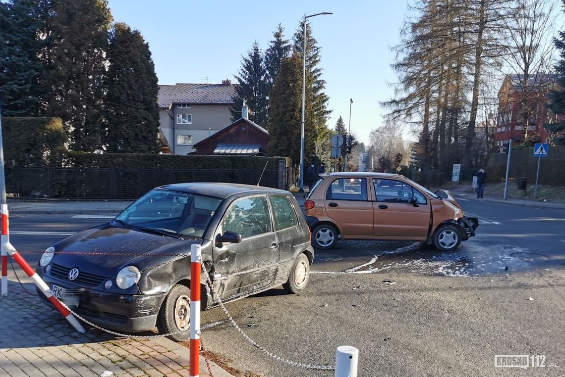 Lupo i matiz zderzyły się na jednym ze skrzyżowań w Krośnie