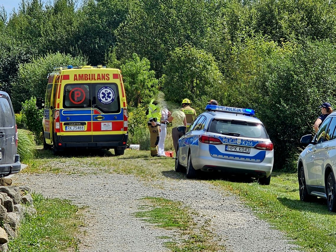 Machnówka. W wyniku pożaru łąki poszkodowana jedna osoba Machnówka. W wyniku pożaru łąki poszkodowana jedna osoba