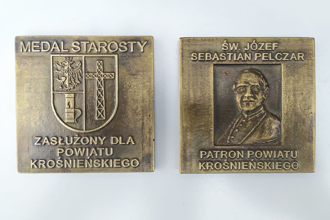 Medal Starosty Krośnieńskiego "Zasłużony dla Powiatu Krośnieńskiego" - radni podjęli uchwałę