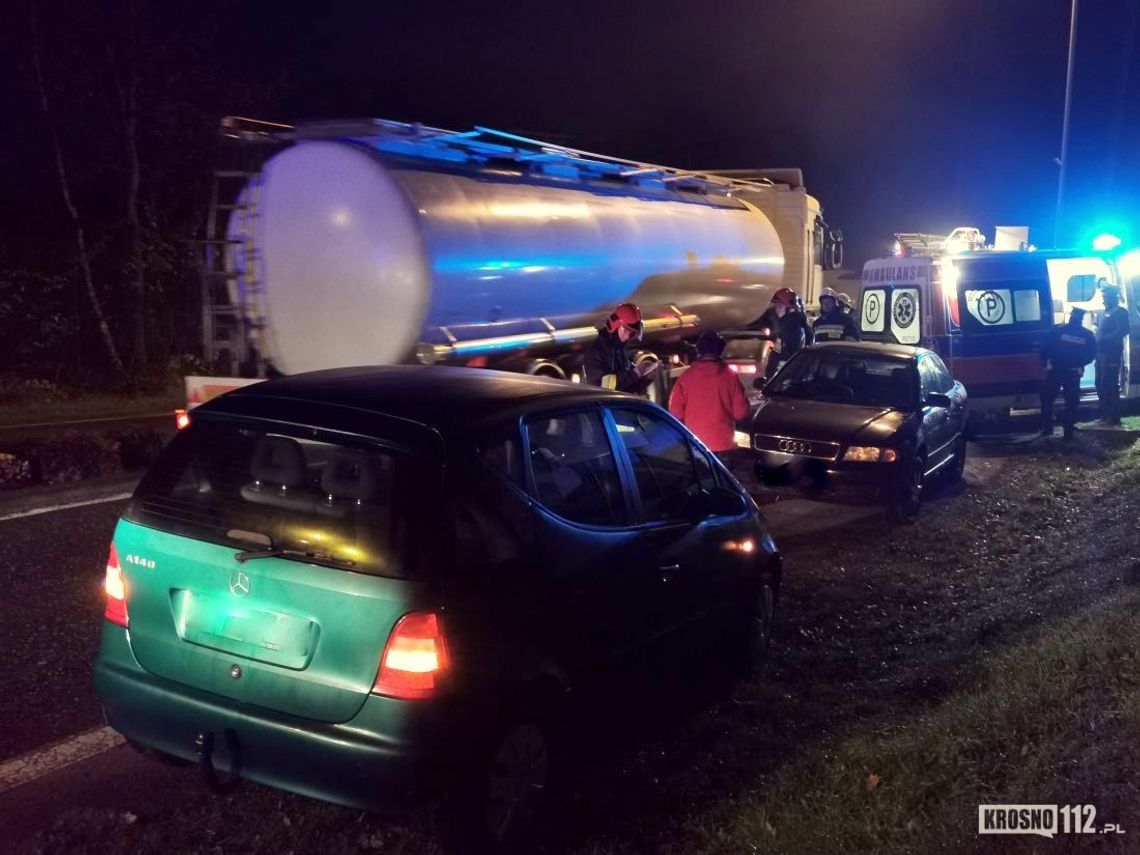 Mercedes wbił się w Audi. Kolizja na skrzyżowaniu DK28