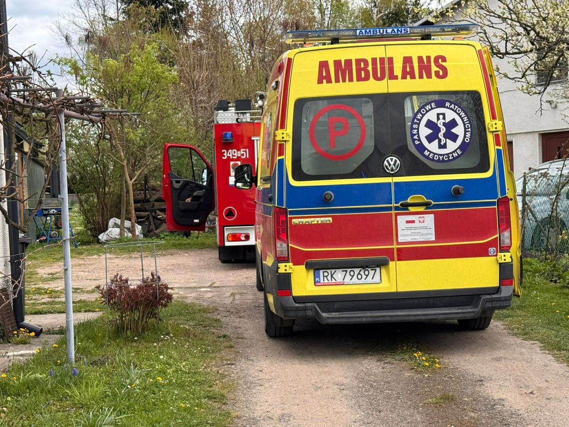 Mężczyzna spadł z dachu domu przy Wincentego Pola