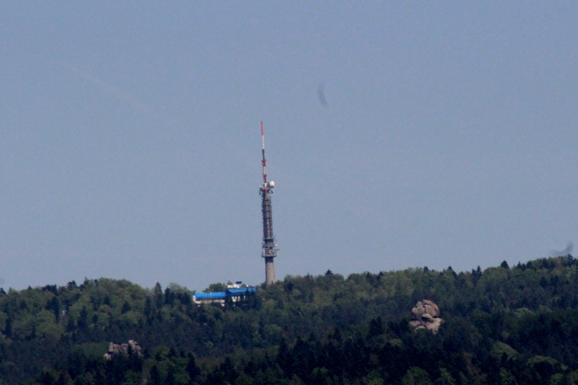 Mężczyzna spadł ze słupa w okolicach wieży "telewizyjnej". Chciał oglądać Tatry