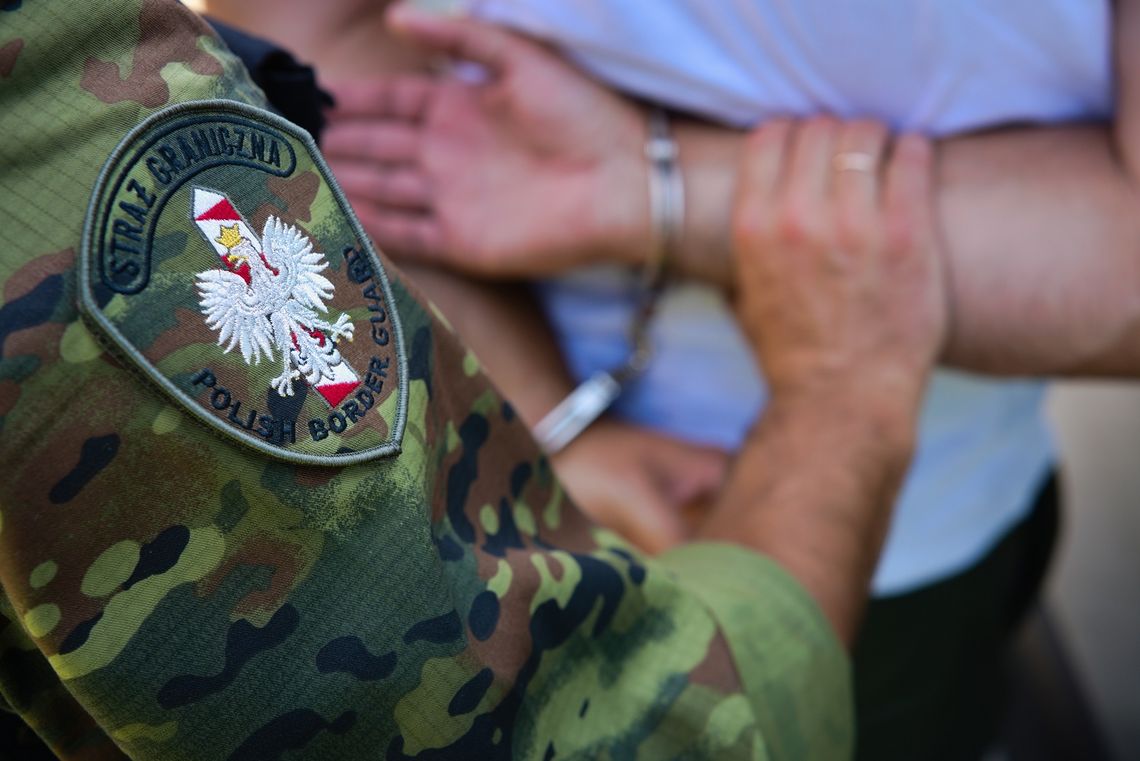 Miał fałszywe prawo jazdy i testy na Covid-19. Usiłował skorumpować funkcjonariusza SG