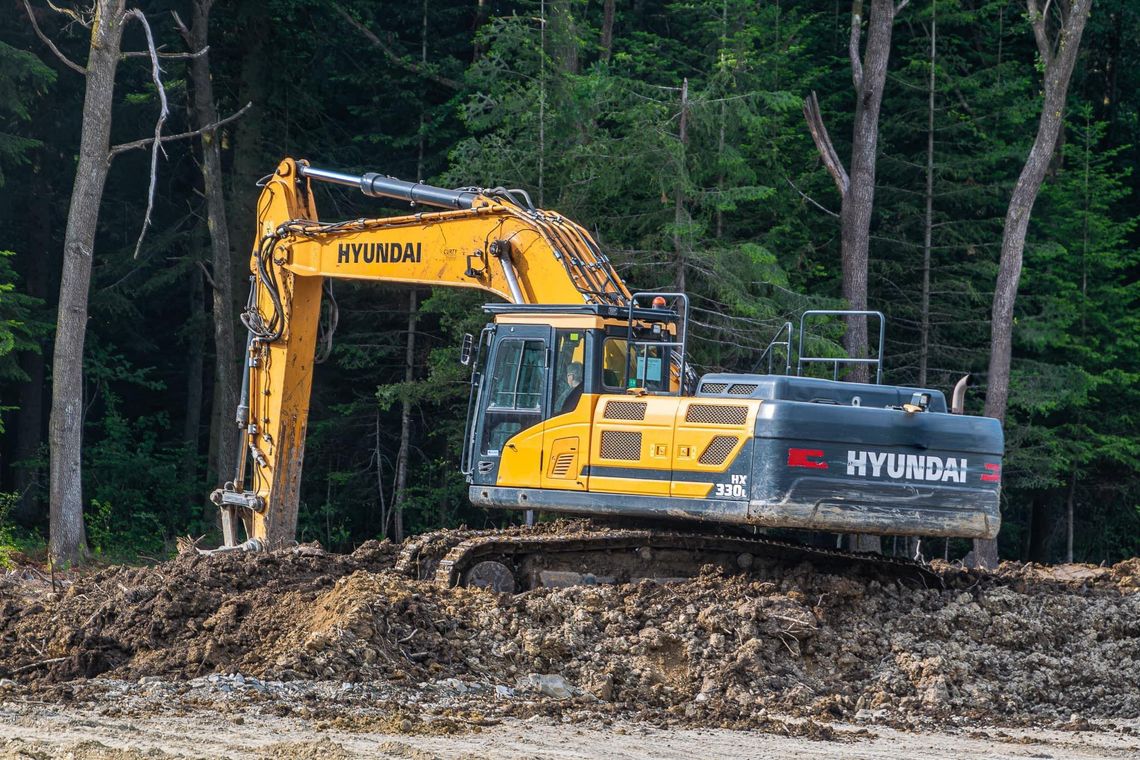 Miejsce Piastowe. Operator ładowarki był pijany. Został aresztowany