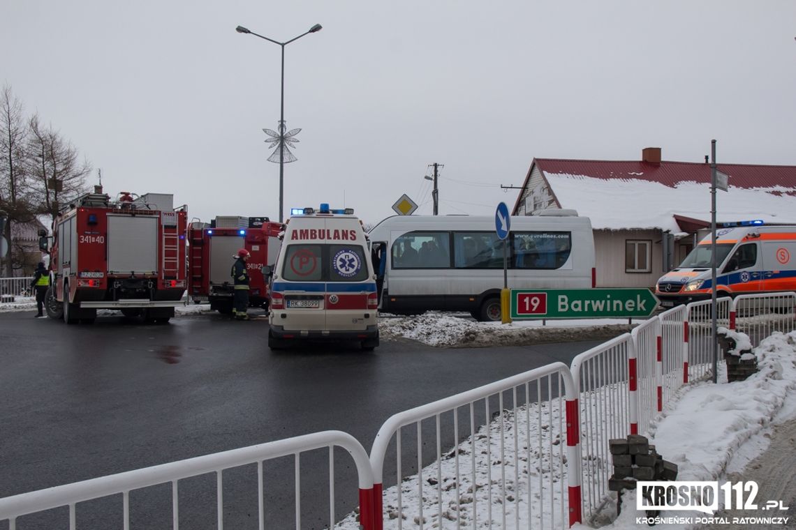 MIEJSCE PIASTOWE: Zderzenie dwóch busów na rondzie