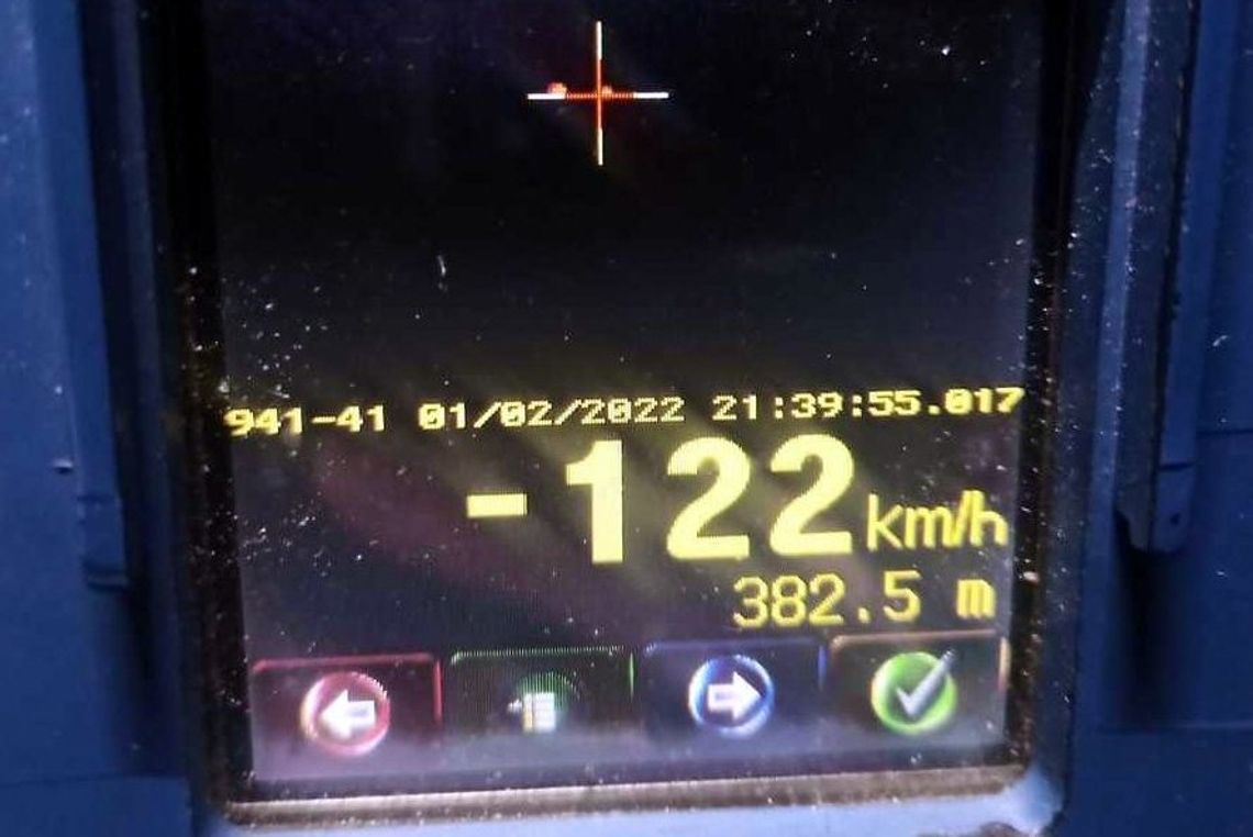 Mieszkaniec powiatu krośnieńskiego pędził fordem 122 km/h w obszarze zabudowanym