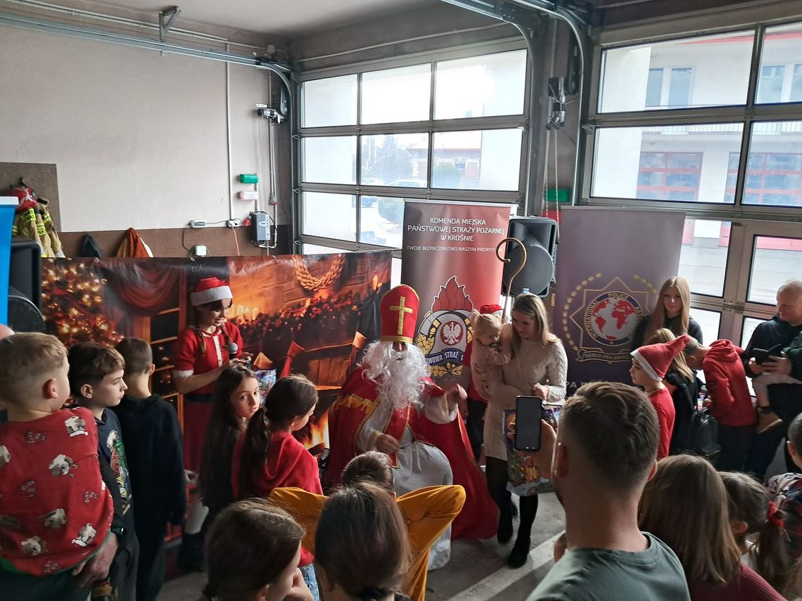Mikołaj odwiedził Komendę Miejską PSP w Krośnie