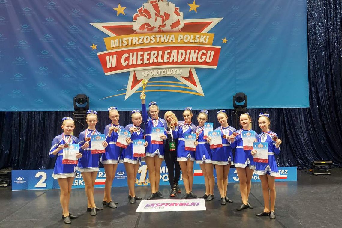 Mistrzynie Polski w Cheerleadingu Sportowym – Zespół Eksperyment ze Szkoły Podstawowej nr 15 w Krośnie